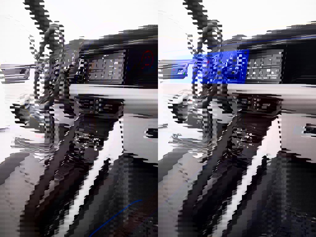 New 2025 Porsche Macan 4S Electric image 24