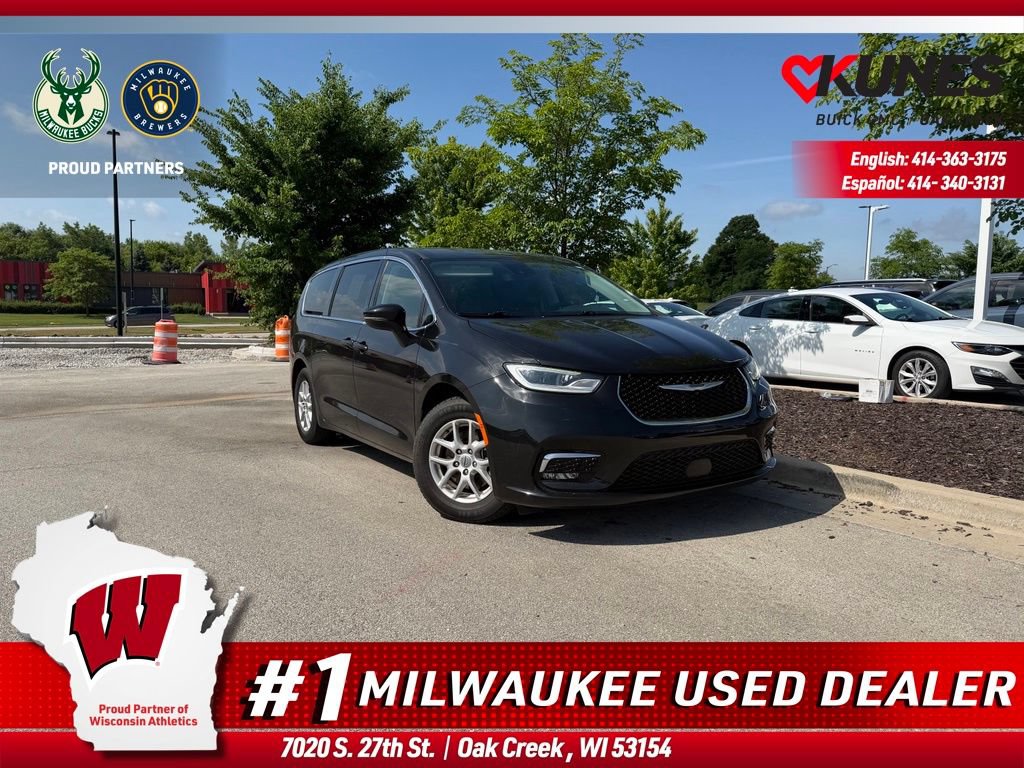 Used 2023 Chrysler Pacifica Touring-L