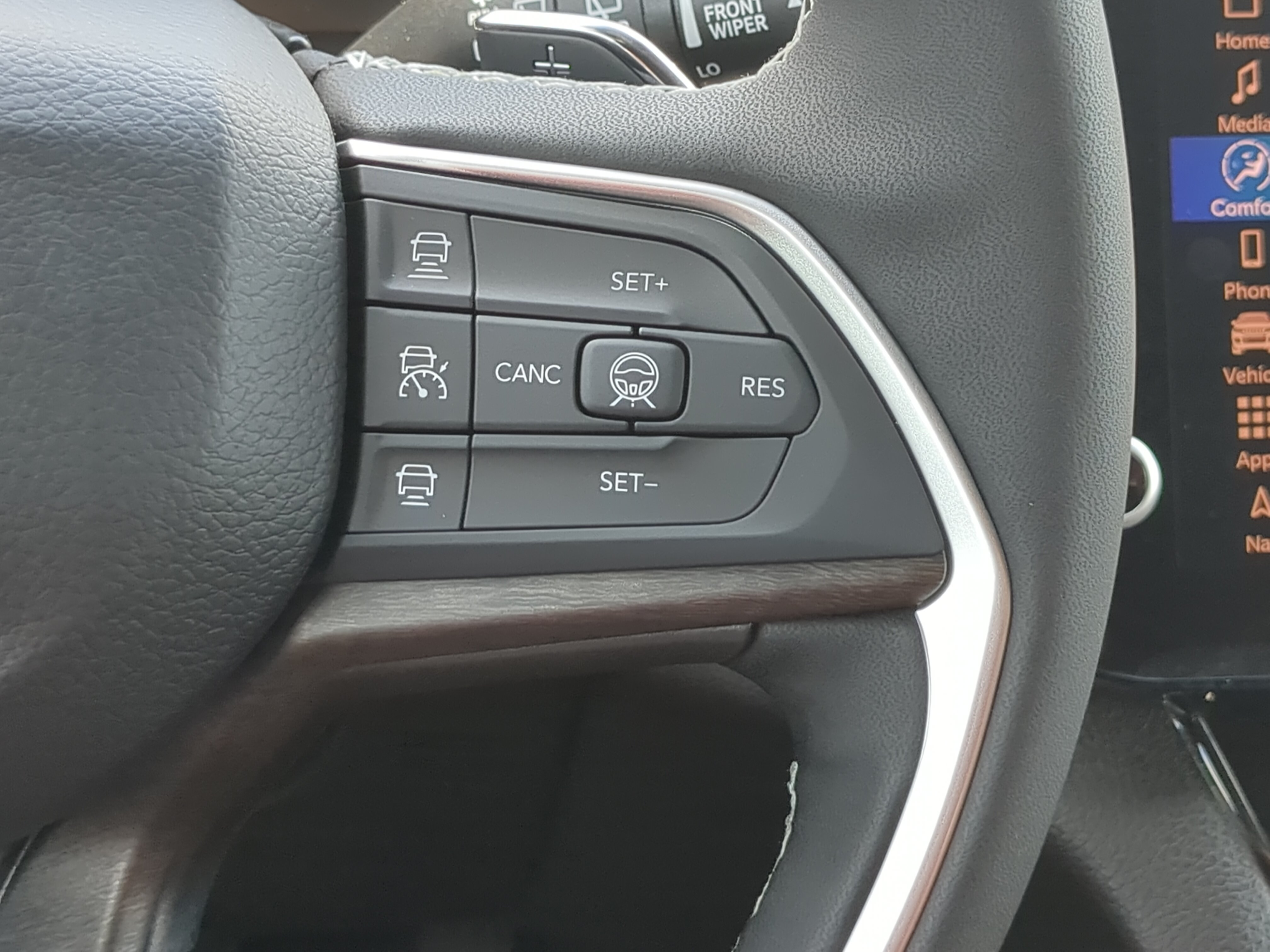 New 2026 Jeep Grand Cherokee Altitude RWD image 25
