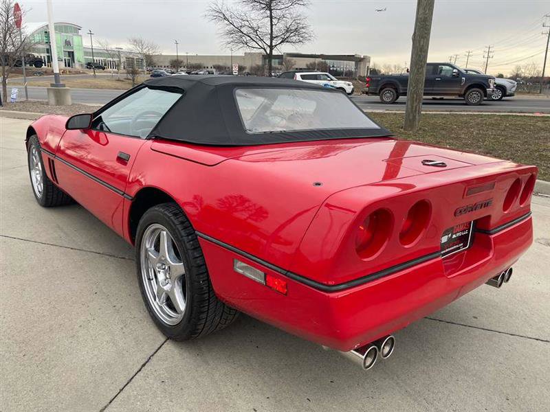 Used 1990 Chevrolet Corvette Convertible RWD image 20