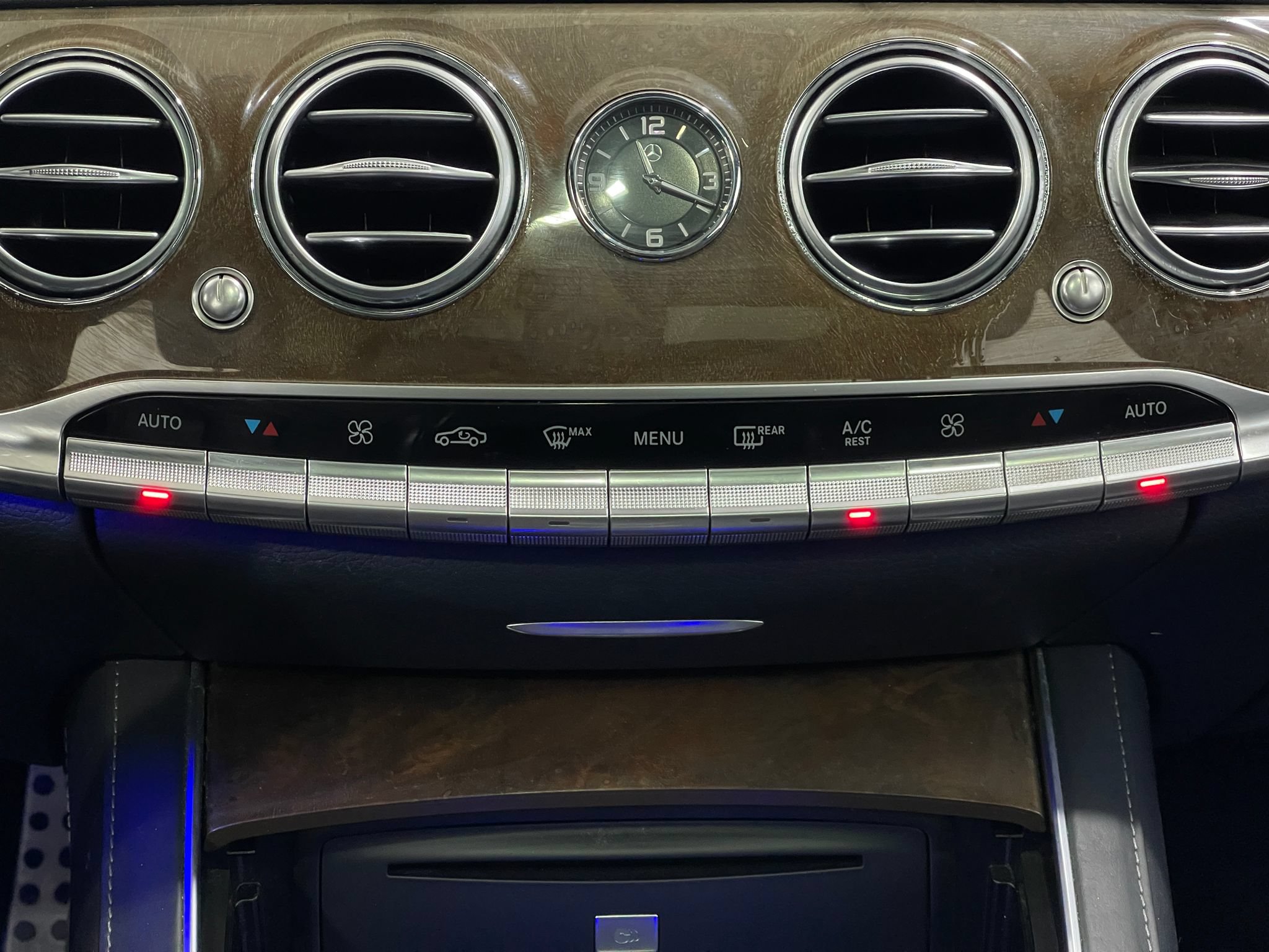 Used 2015 Mercedes-Benz S 550 4MATIC Sedan image 25