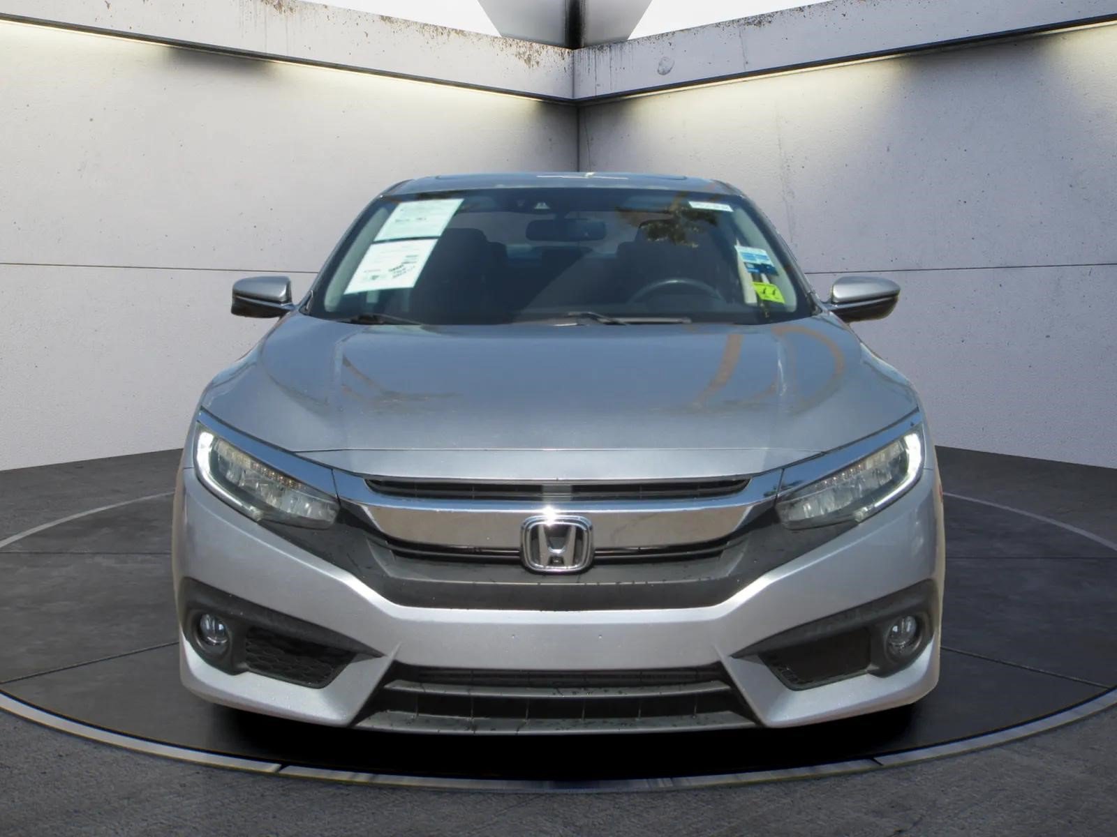 Certified 2017 Honda Civic Touring image 3