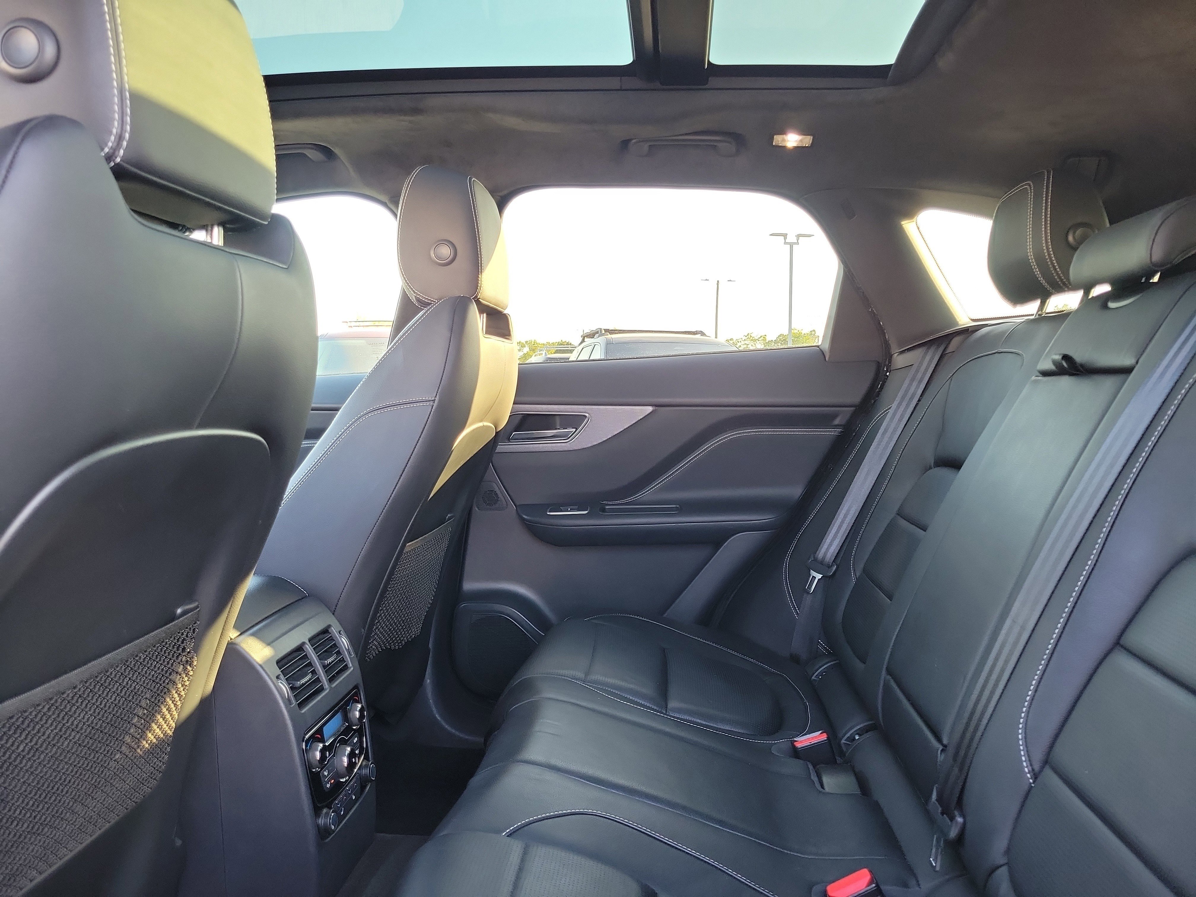 Used 2018 Jaguar F-PACE S image 11