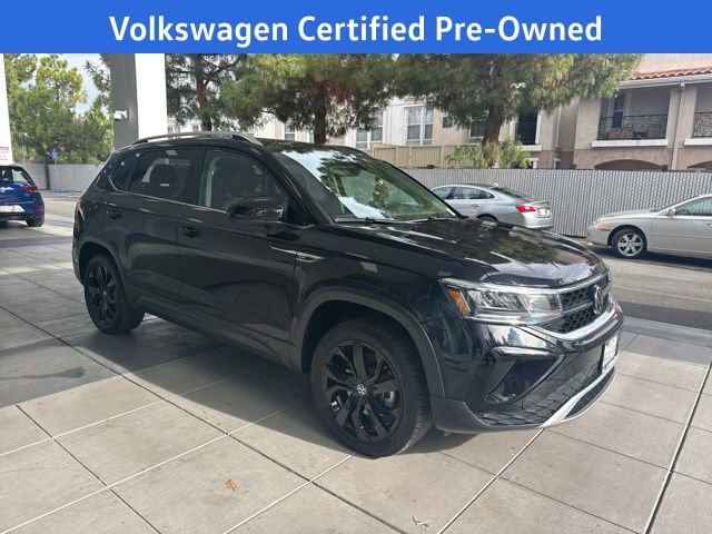 Certified 2023 Volkswagen Taos SE w/ Panoramic Sunroof Package image 11