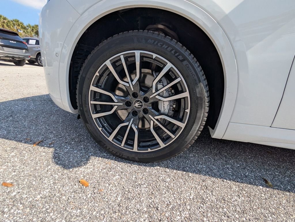 Used 2025 Mercedes-Benz GLB 250 4MATIC image 30