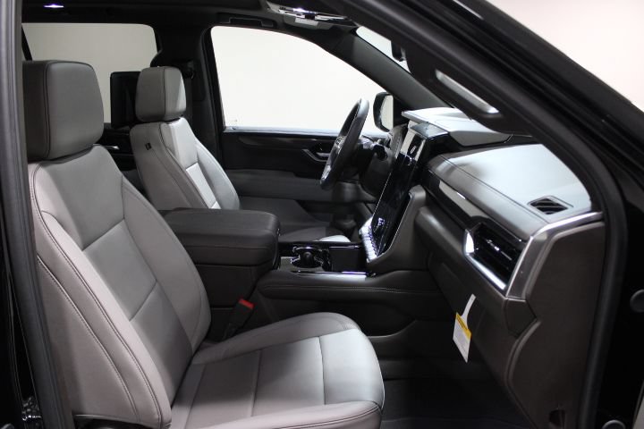 New 2026 GMC Yukon Elevation w/ Elevation Premium Package AWD/4WD image 28