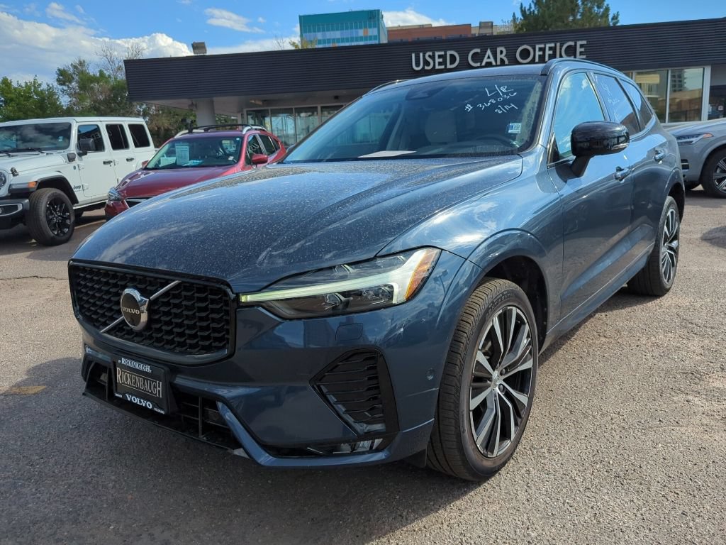Used 2023 Volvo XC60 B5 Plus w/ Climate Package AWD/4WD image 3