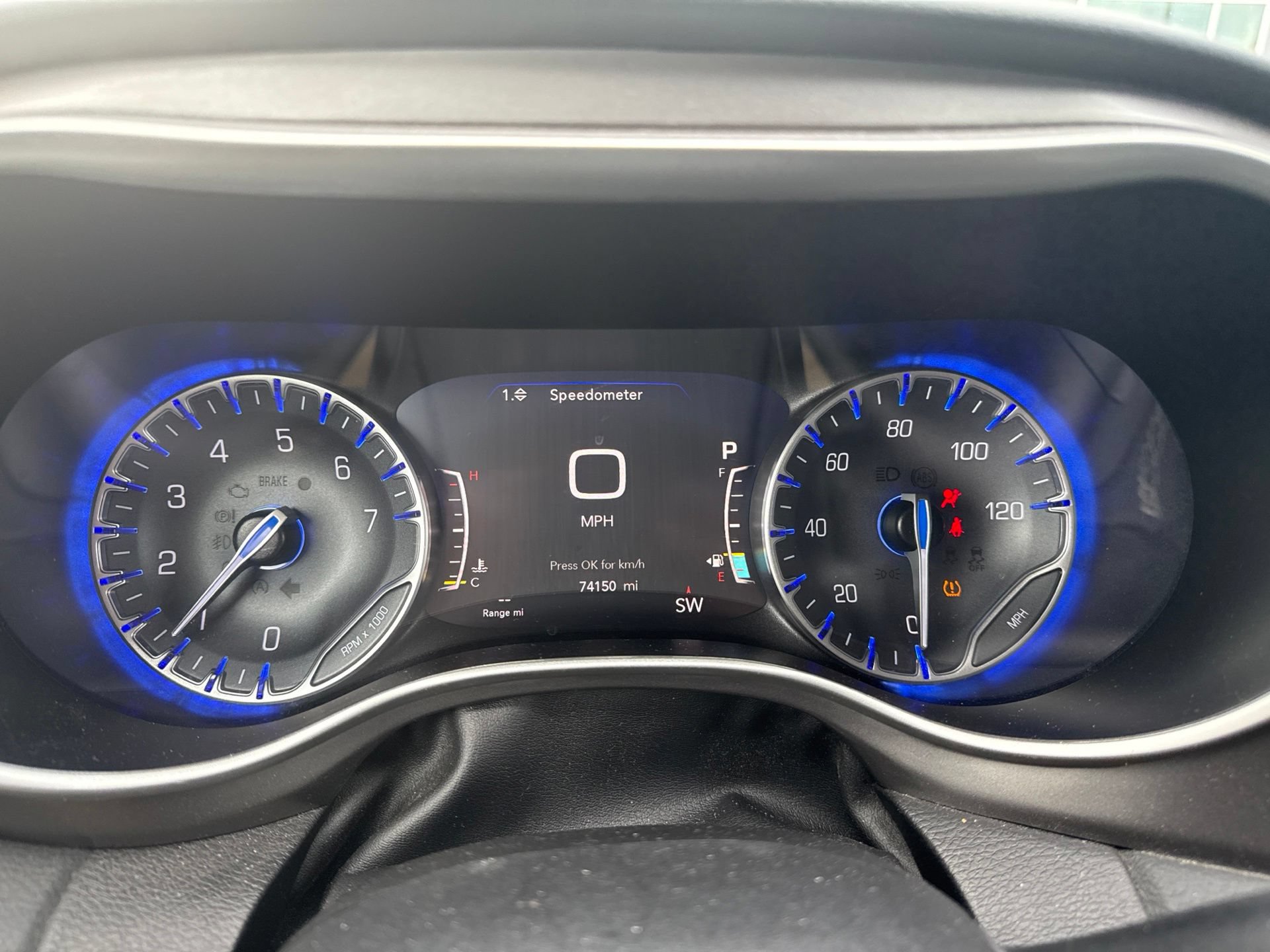 Used 2023 Chrysler Pacifica Touring-L FWD image 16