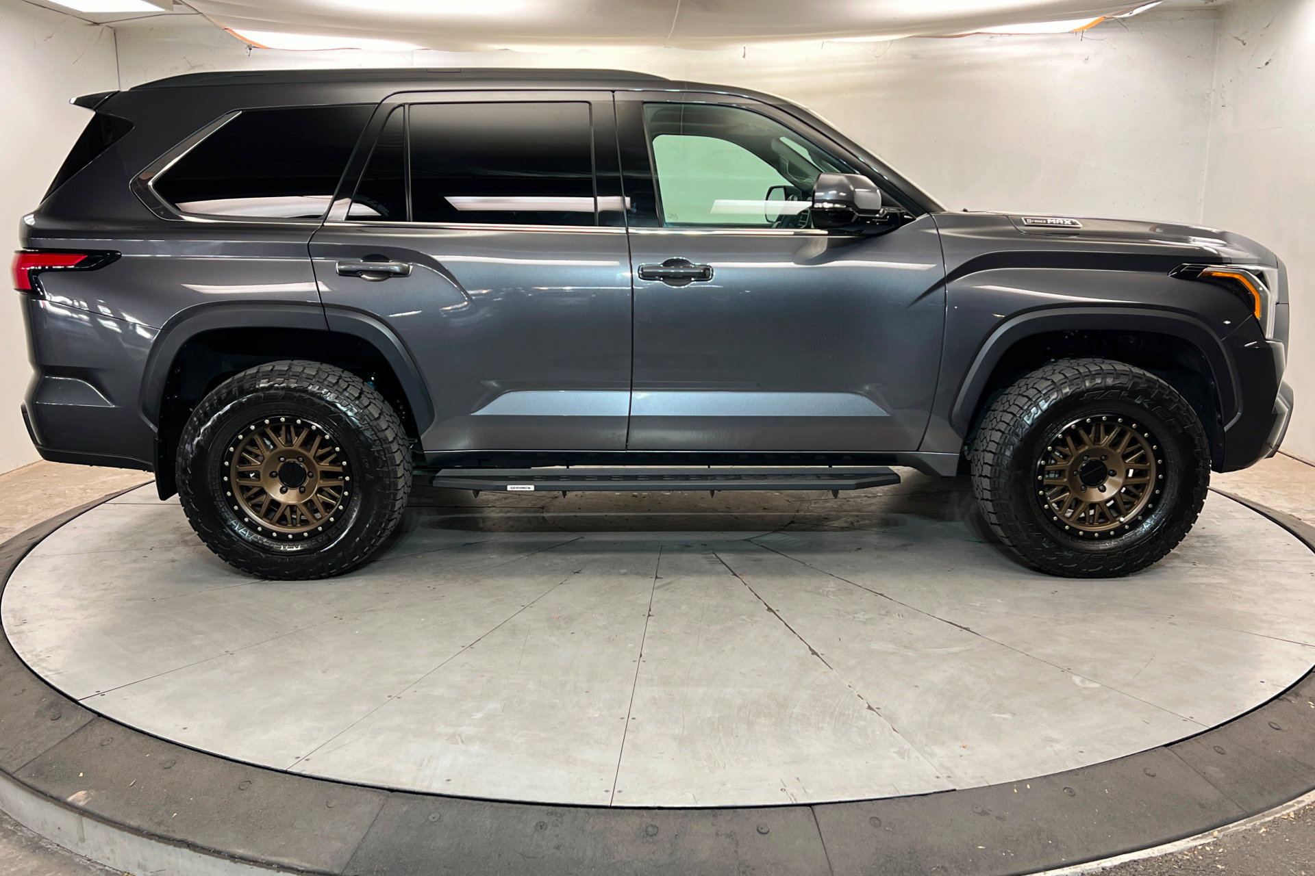 Used 2023 Toyota Sequoia SR5 w/ SR5 Premium Package AWD/4WD image 7