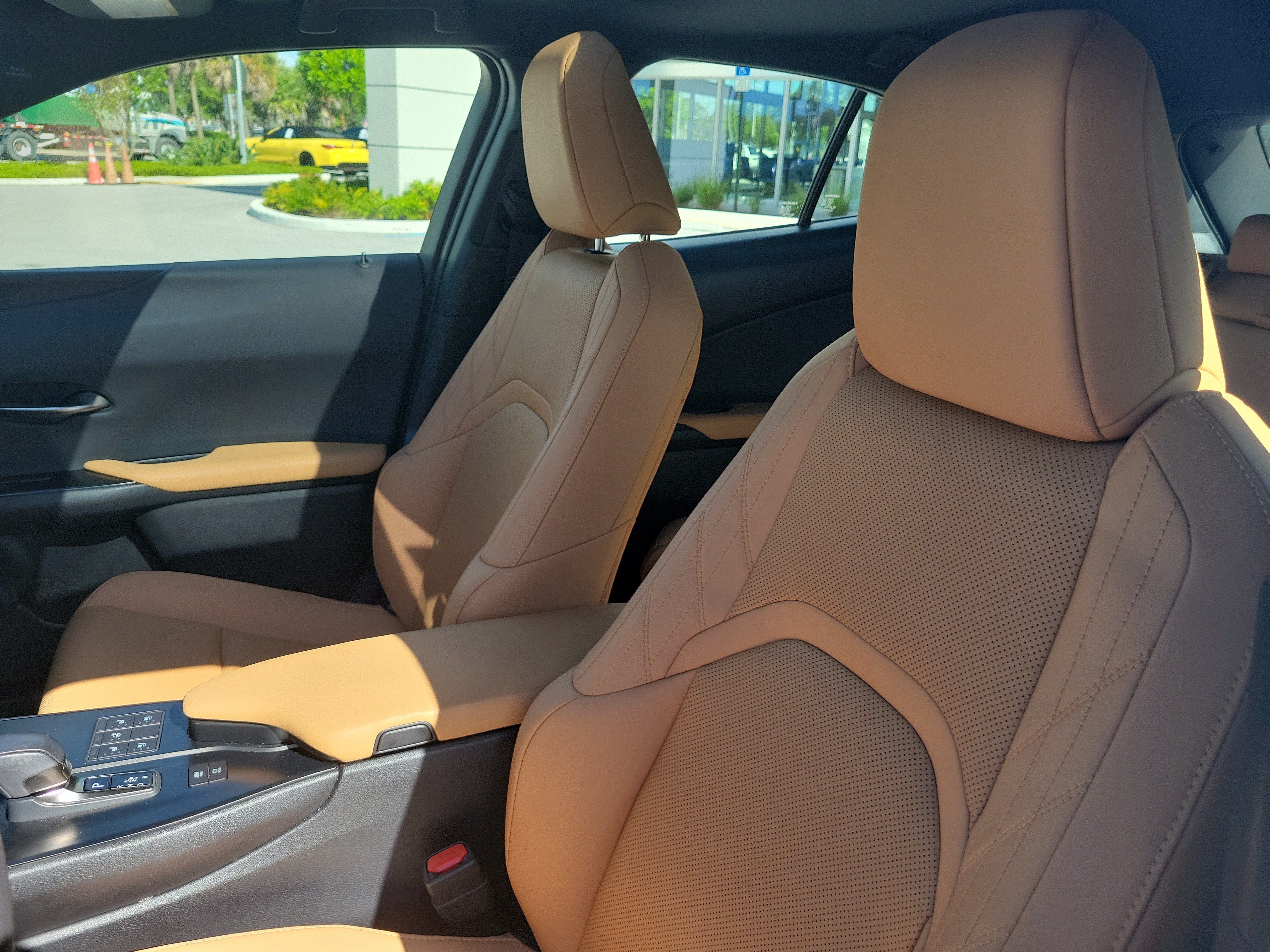 Used 2025 Lexus UX 300h FWD w/ Accessory Package (Z1) image 20