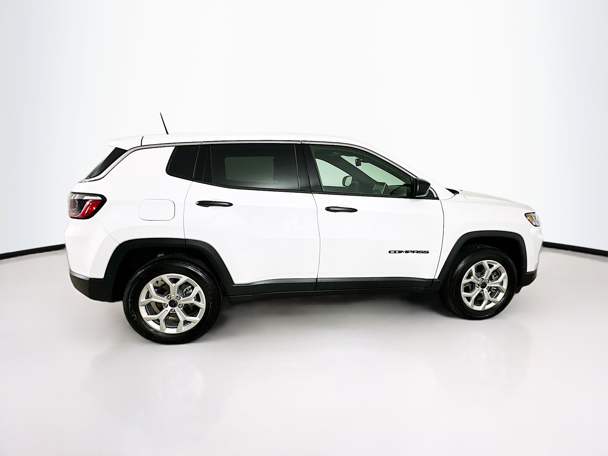Certified 2025 Jeep Compass Sport image 4
