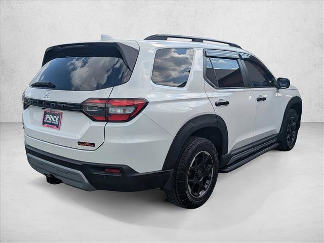 Used 2025 Honda Pilot TrailSport image 5