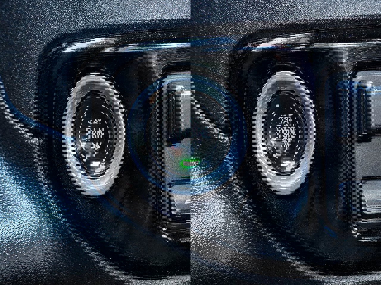 Used 2023 Chevrolet Silverado 1500 ZR2 w/ Technology Package image 22