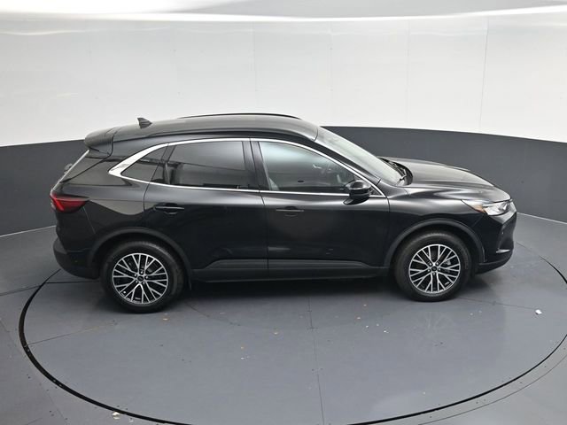 Used 2025 Ford Escape SE image 40