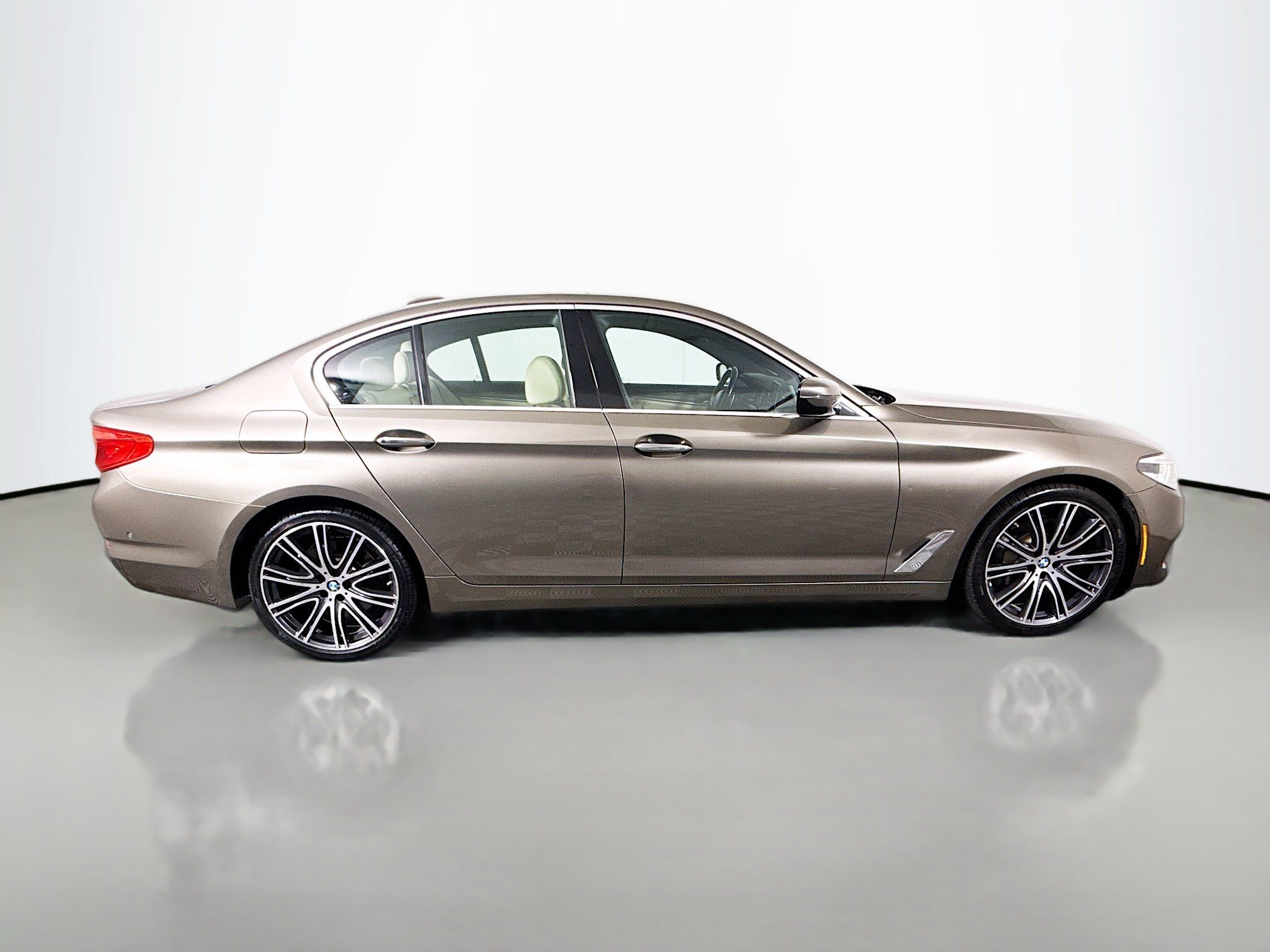 Used 2017 BMW 540i RWD image 11