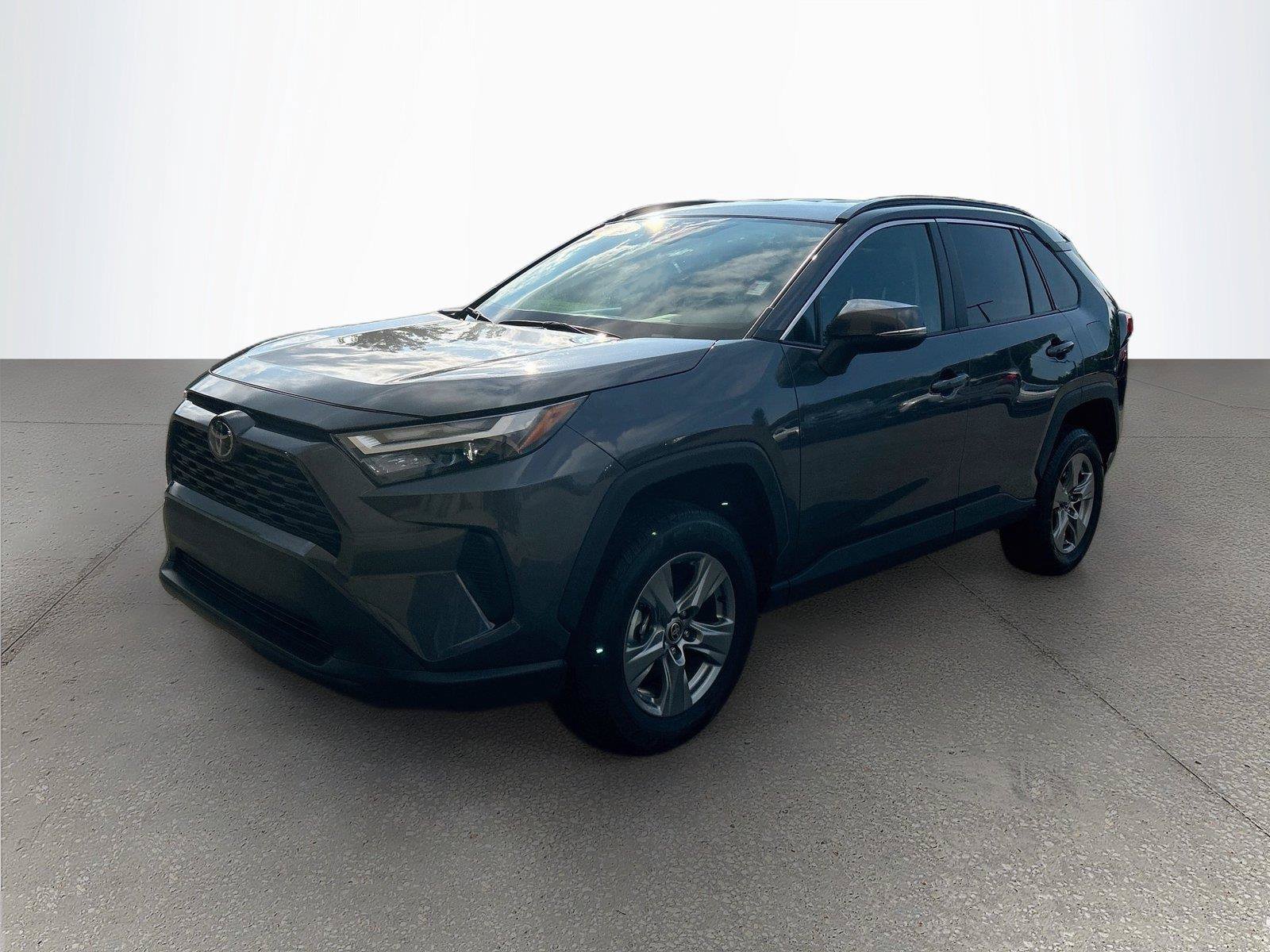 Used 2025 Toyota RAV4 XLE FWD image 8