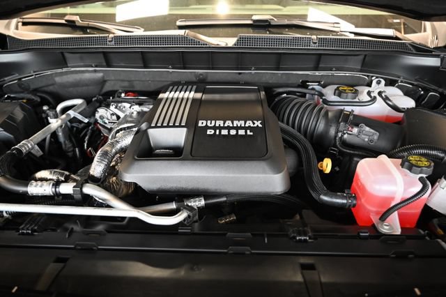 New 2026 Chevrolet Suburban RST w/ RST Capability Package AWD/4WD image 32