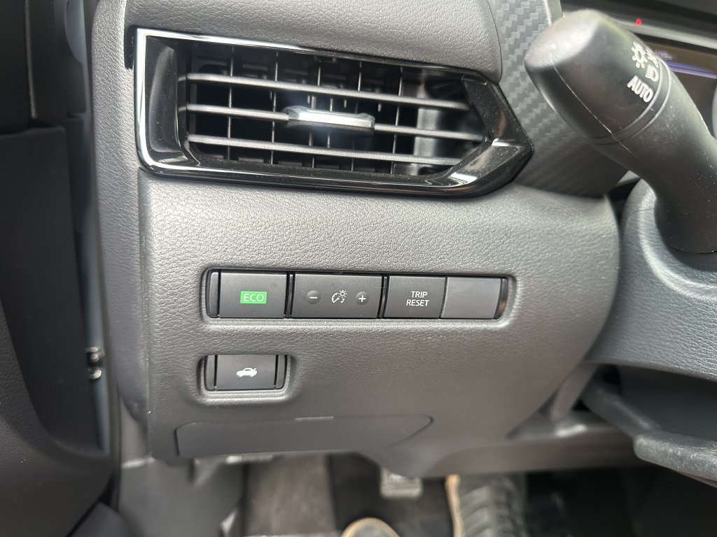 Used 2025 Nissan Sentra SV w/ Trunk Package FWD image 26