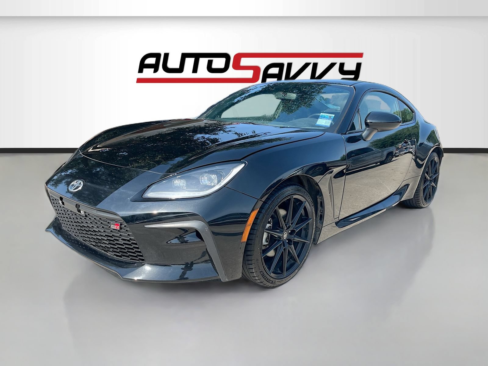 Used 2025 Toyota GR86 Premium RWD image 3