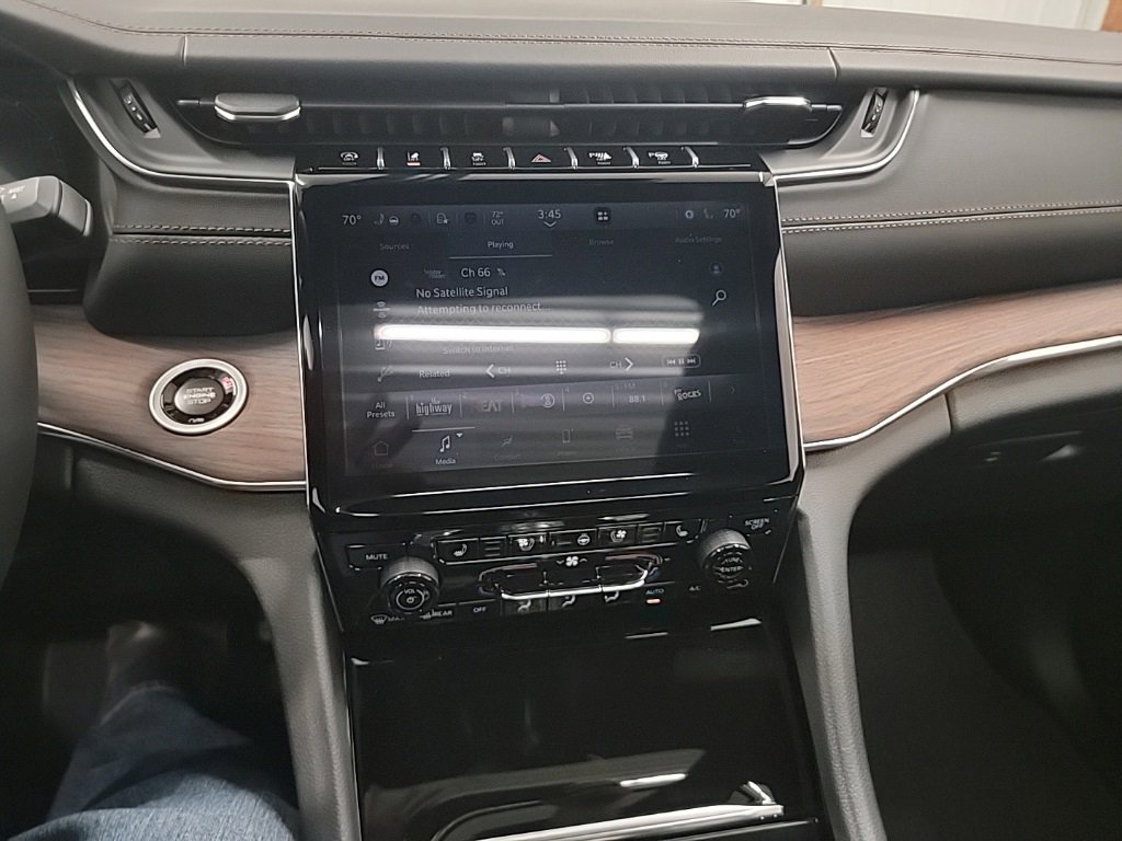 New 2025 Jeep Grand Cherokee L Summit image 17