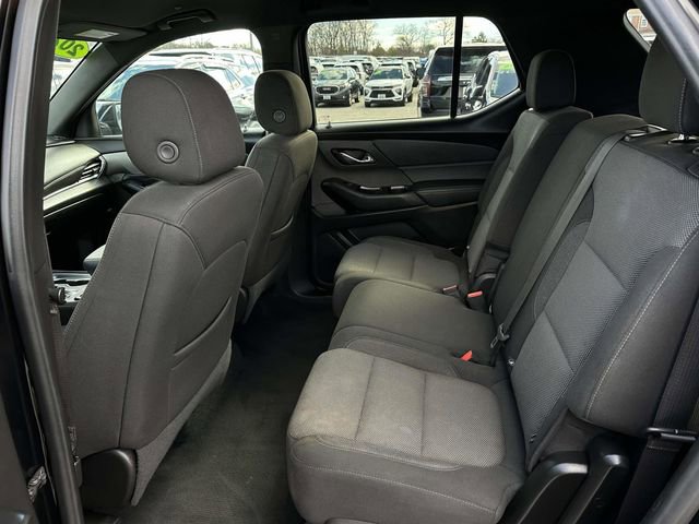 Used 2023 Chevrolet Traverse LT image 18