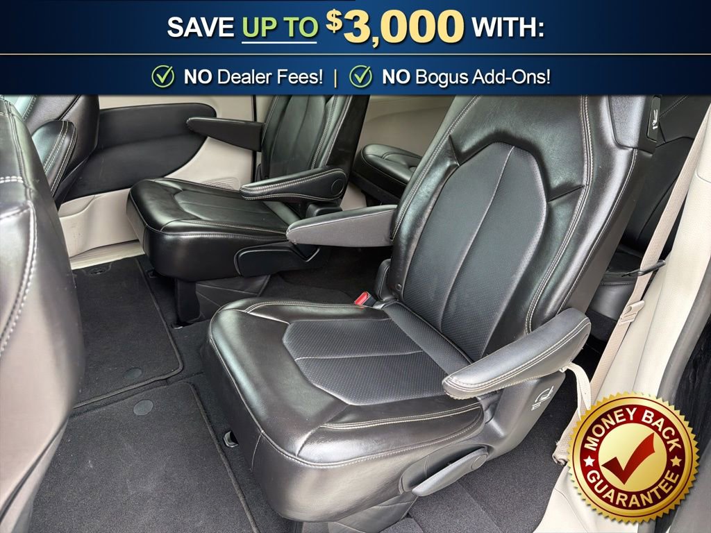 Used 2024 Chrysler Pacifica Touring-L FWD image 17