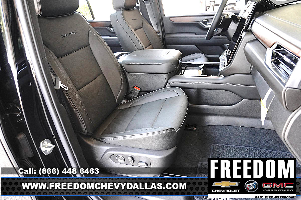 New 2026 GMC Yukon Denali w/ Sun & Power Step Package AWD/4WD image 16