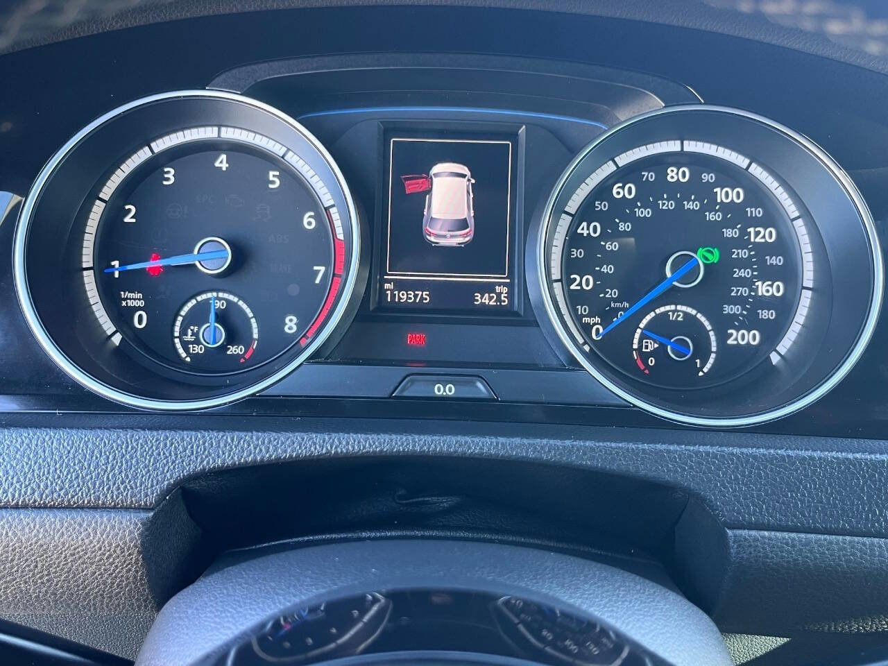 Used 2015 Volkswagen Golf R 4-Door image 37