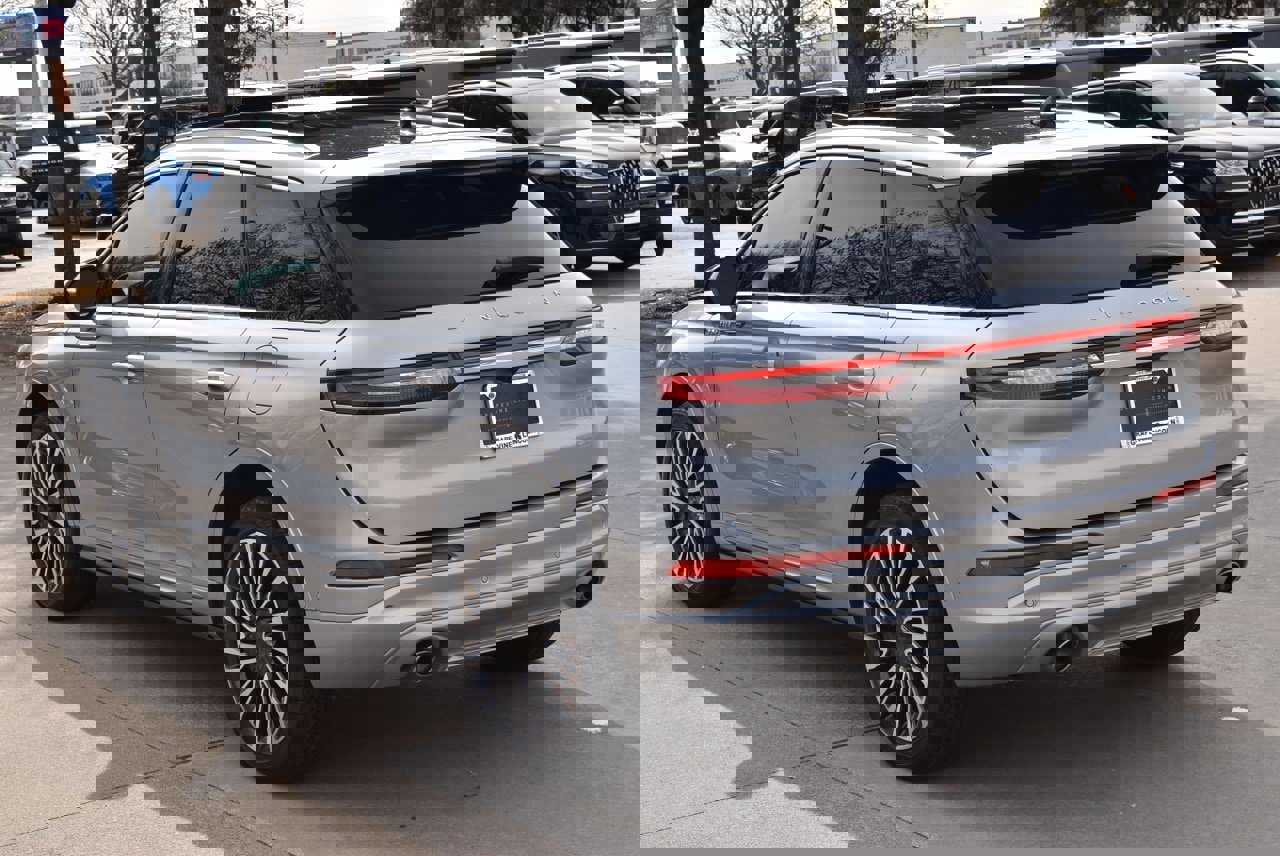 Used 2021 Lincoln Corsair Reserve w/ Equipment Group 201A image 10