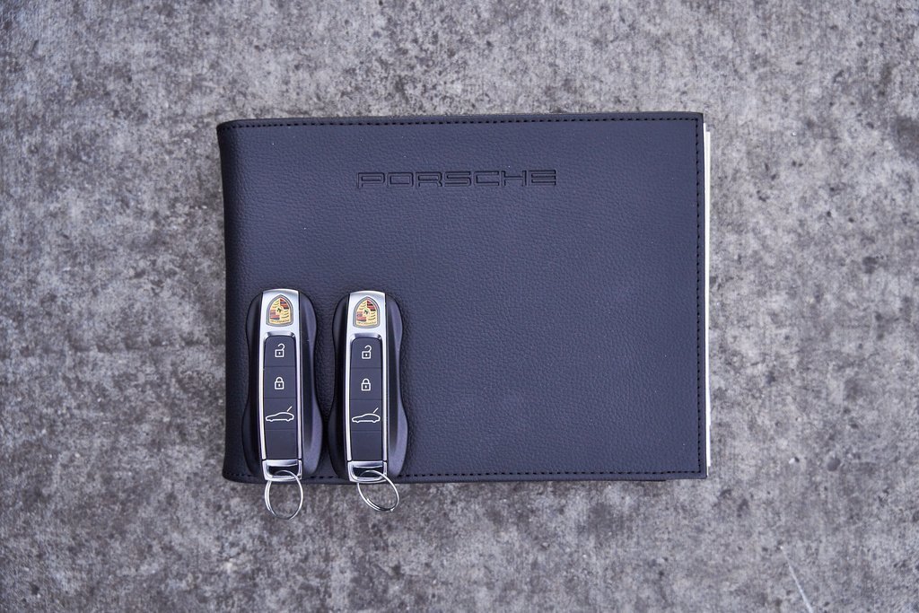 Used 2025 Porsche Panamera 4 w/ Premium Package image 89