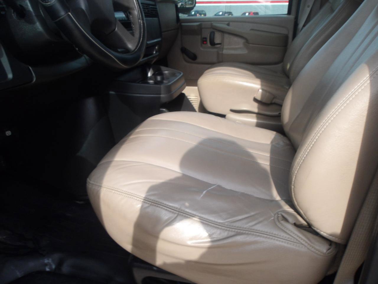 Used 2007 Chevrolet Express 1500 image 16