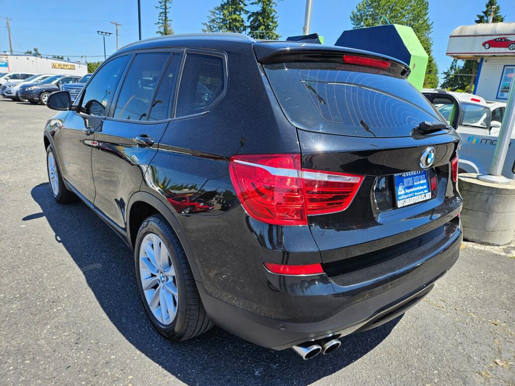Used 2016 BMW X3 xDrive28i w/ Driver Assistance Package AWD/4WD image 3