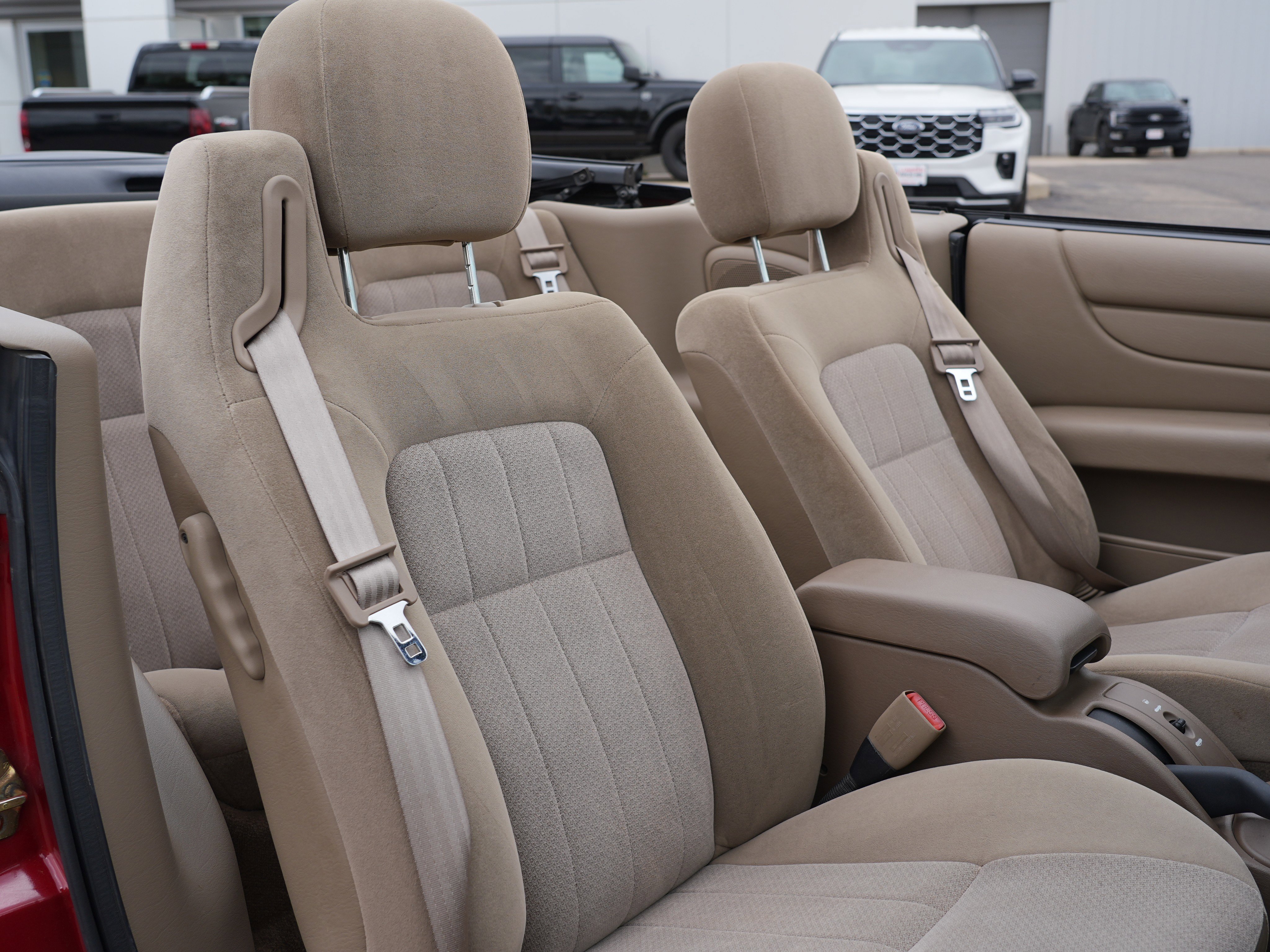 Used 2004 Chrysler Sebring GTC FWD image 29
