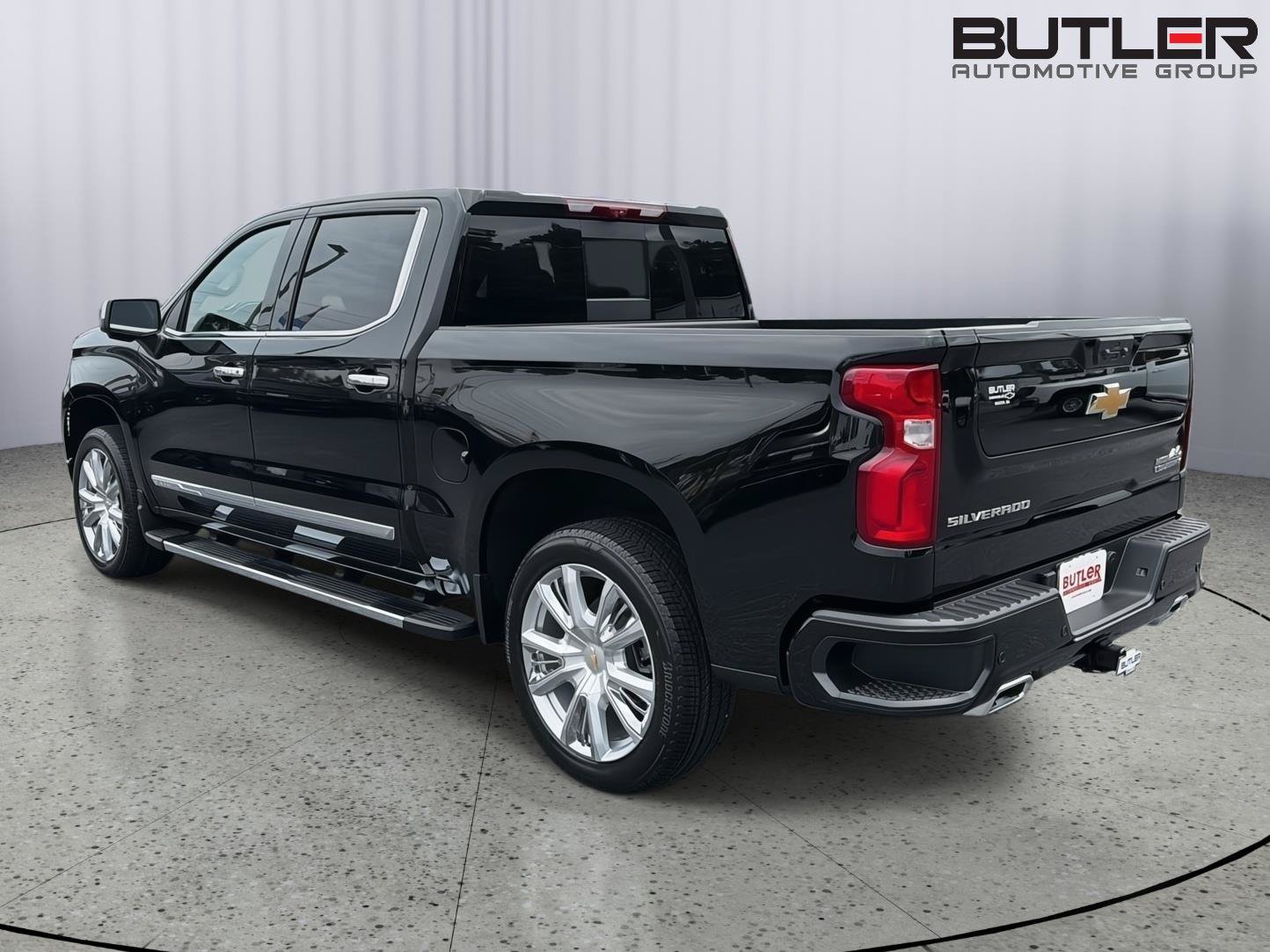 New 2026 Chevrolet Silverado 1500 High Country w/ High Country Premium Package AWD/4WD image 4