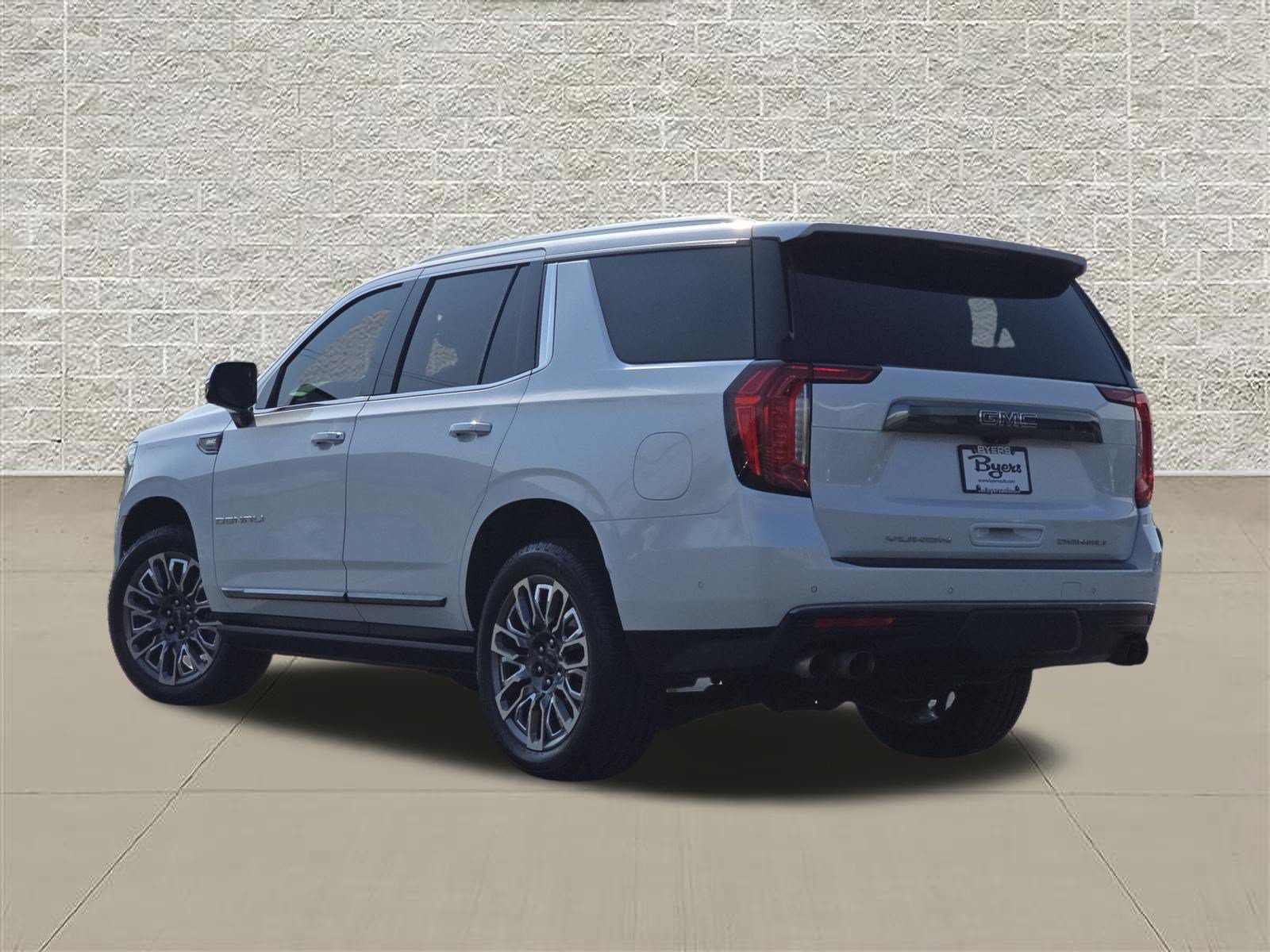 Used 2023 GMC Yukon Denali Ultimate AWD/4WD image 5