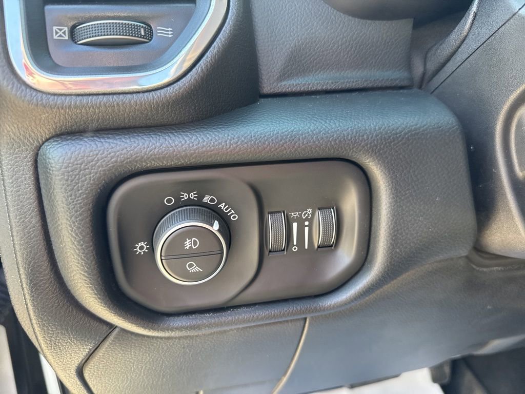 Used 2019 RAM 3500 Laramie image 10