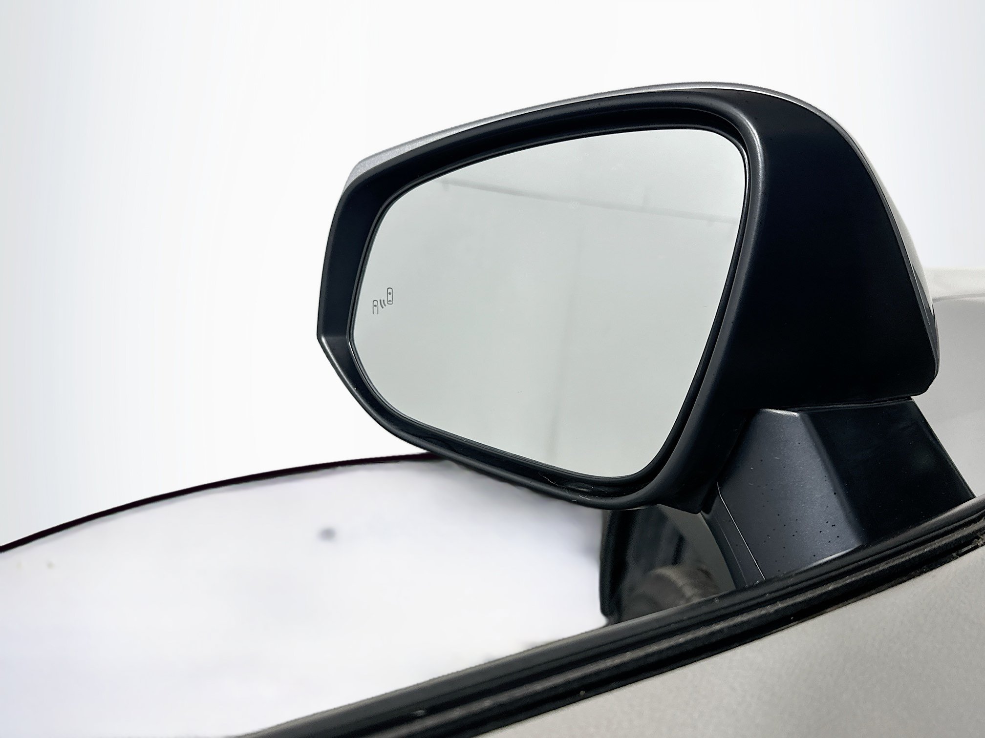 Used 2022 Toyota RAV4 Limited FWD image 16