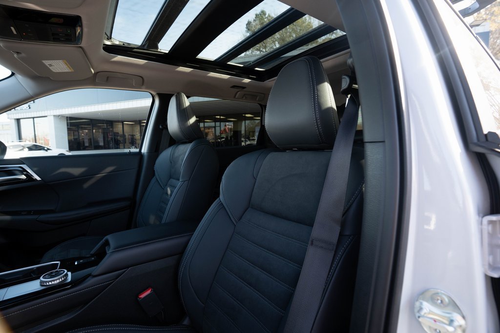 New 2026 Mitsubishi Outlander LE AWD/4WD image 18