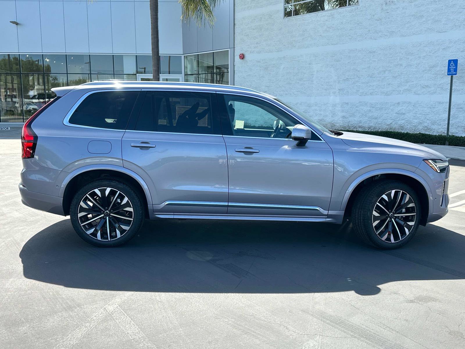 New 2026 Volvo XC90 T8 Plus image 3
