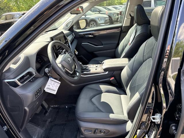Used 2026 Toyota Highlander Platinum AWD/4WD image 14