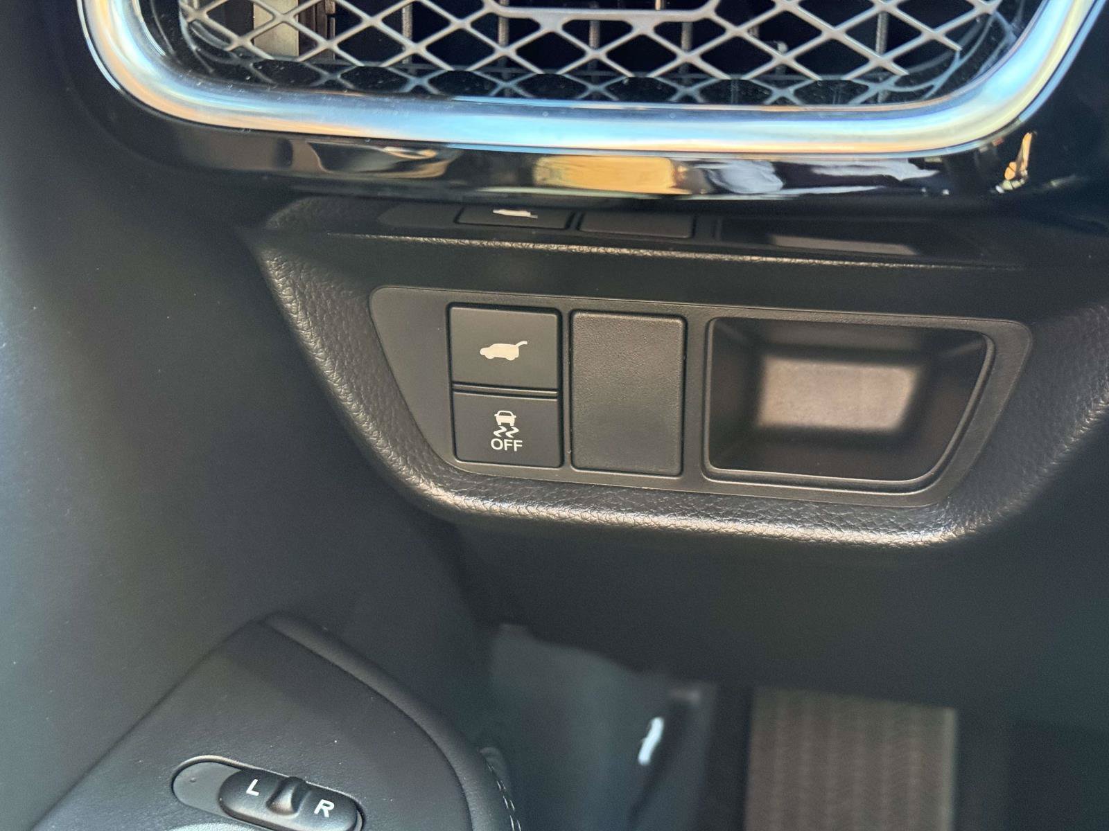 Used 2025 Acura ADX AWD image 23