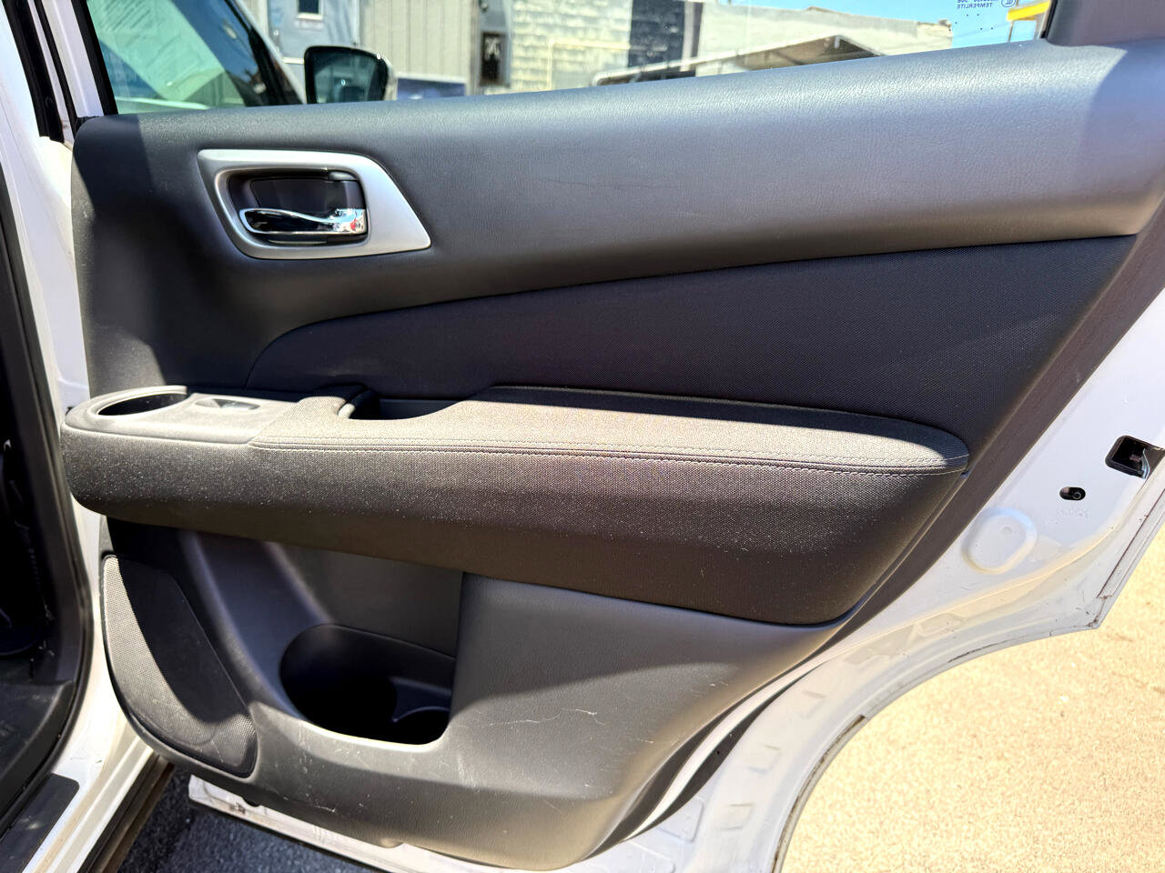 Used 2017 Nissan Pathfinder SV image 13