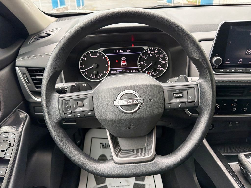Used 2025 Nissan Rogue S FWD image 32