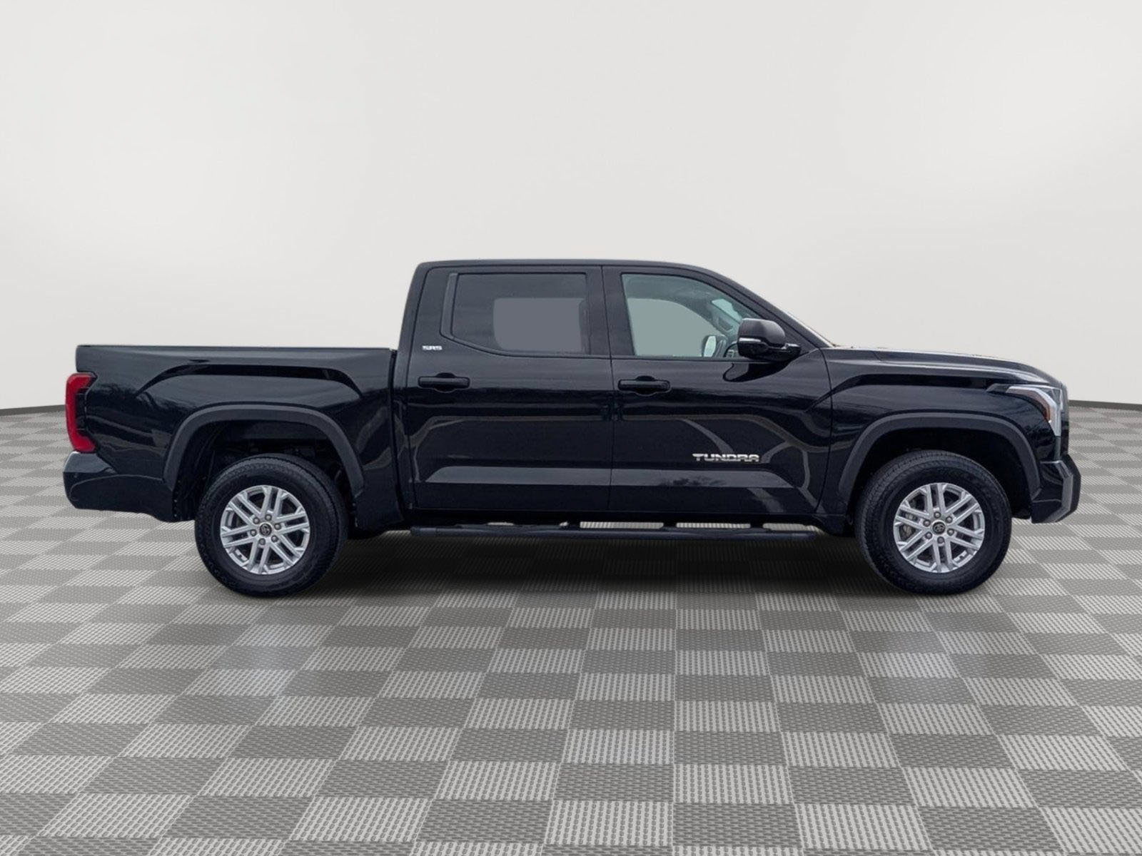 Used 2023 Toyota Tundra SR5 w/ SR5 Convenience Package AWD/4WD image 6