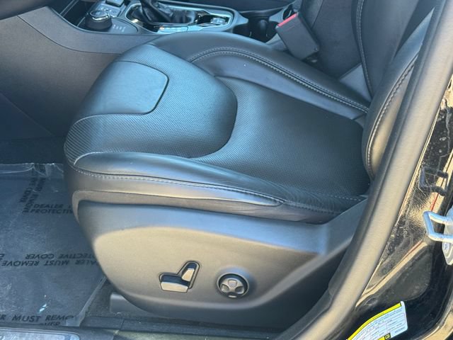 Used 2019 Jeep Cherokee Limited AWD/4WD image 15