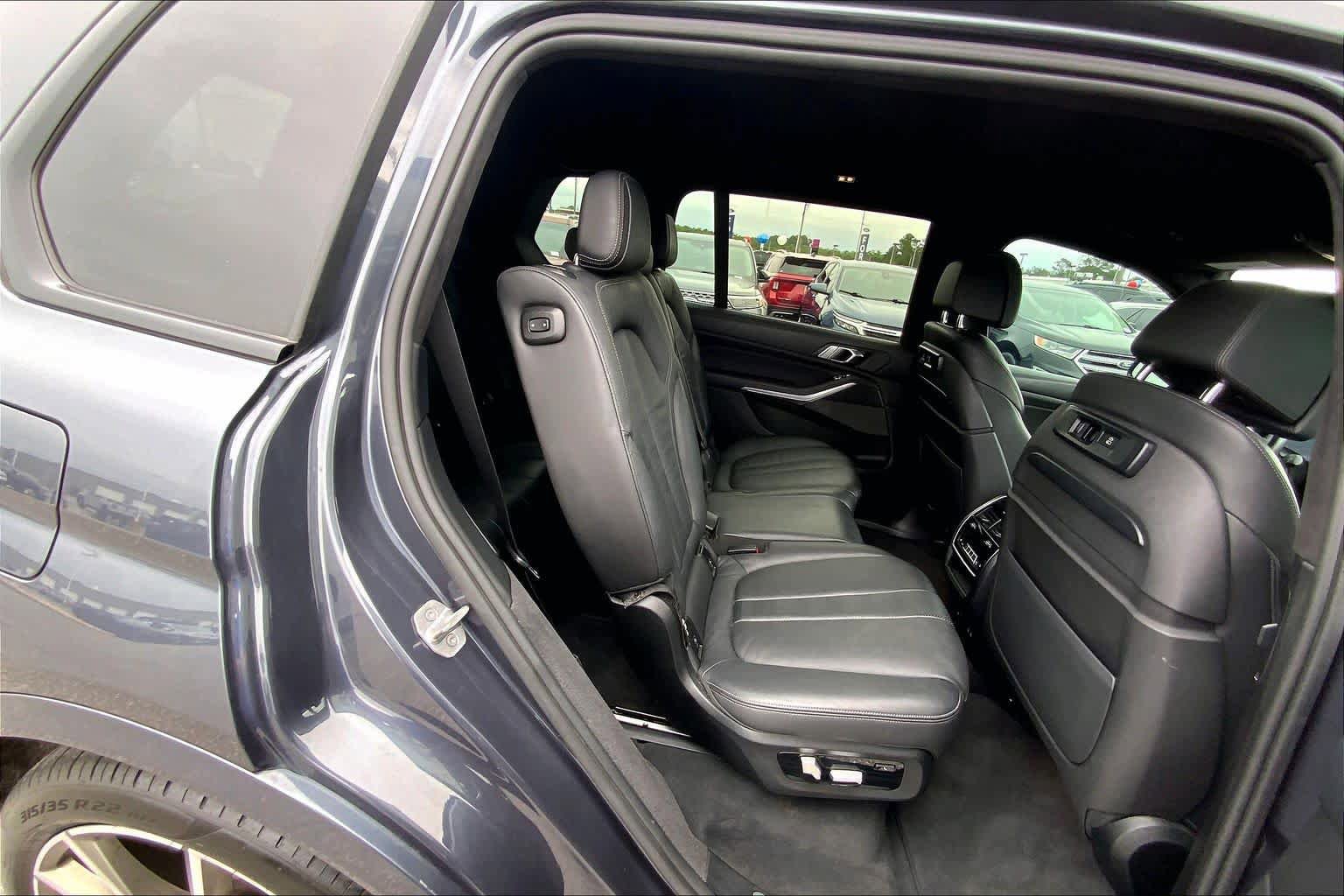 Used 2019 BMW X7 xDrive50i w/ M Sport Package AWD/4WD image 19