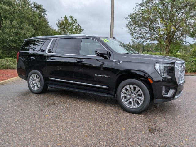Used 2024 GMC Yukon XL Denali w/ Advanced Technology Package AWD/4WD image 2