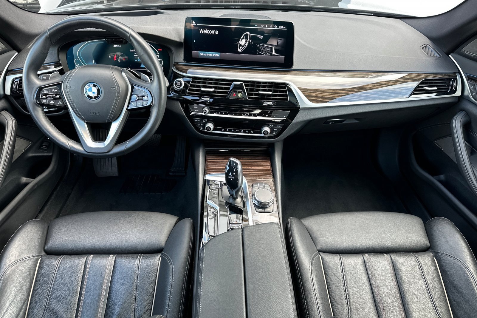 Used 2023 BMW 530e xDrive w/ Premium Package AWD/4WD image 12