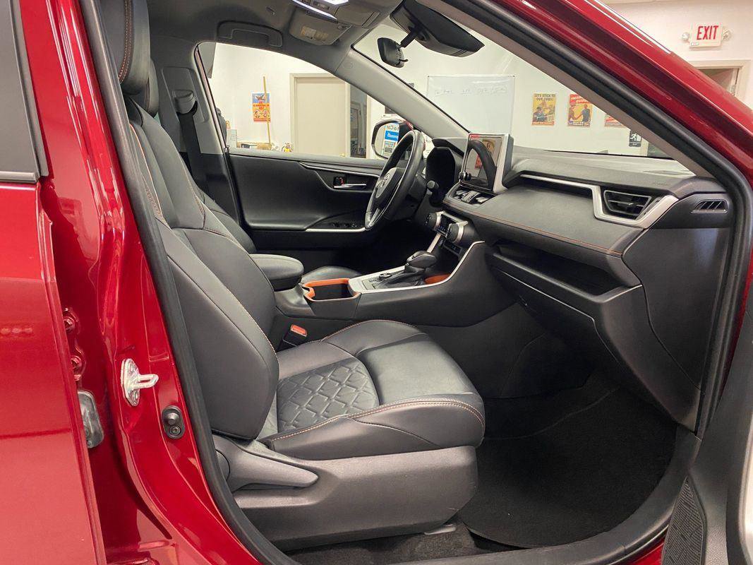 Used 2024 Toyota RAV4 Adventure image 15