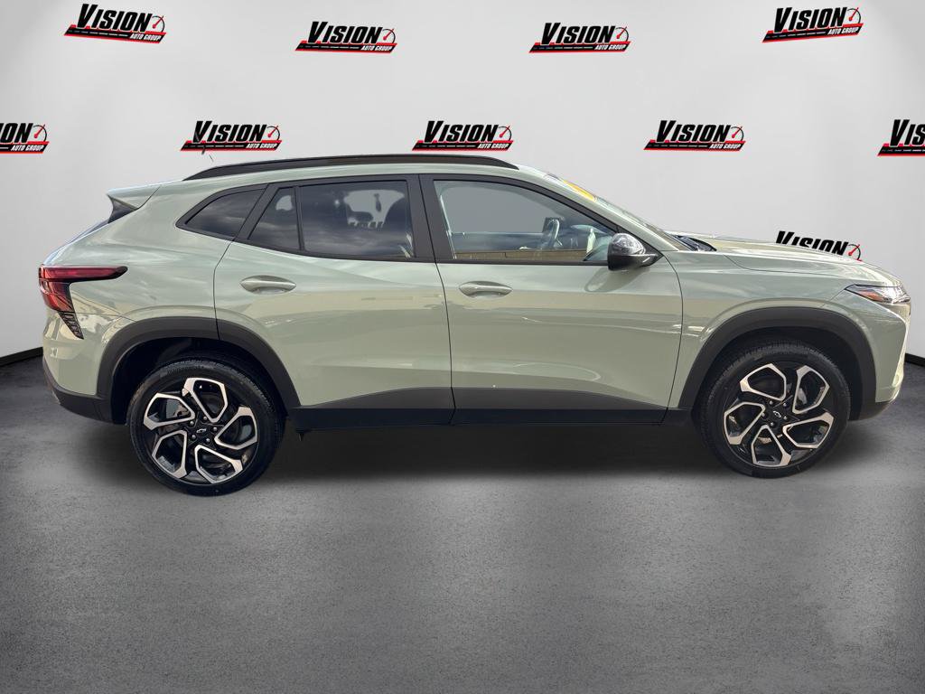 Used 2024 Chevrolet Trax RS FWD image 6